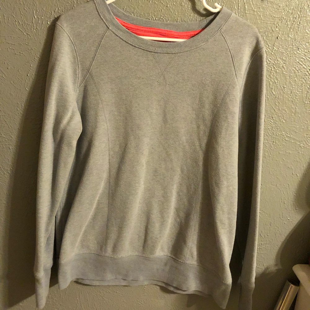long sleeve crew neck sweatshirt